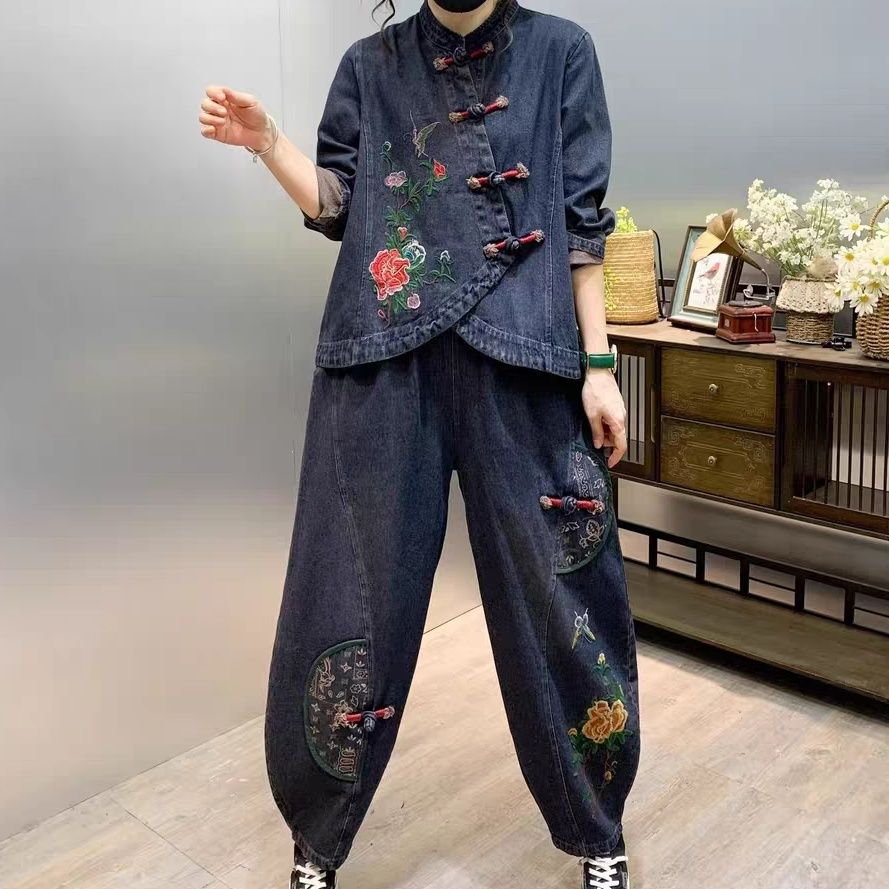 Embroidery Jeans - Vintage Button Loose Embroidered Flower Denim